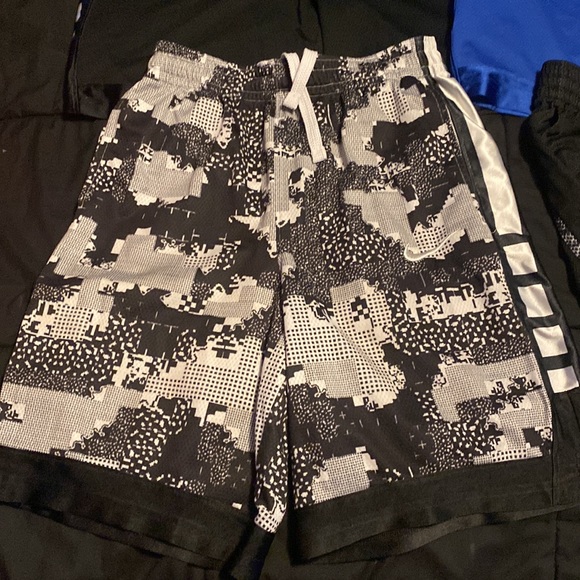 Bundle of boys Nike shorts - Picture 2 of 9